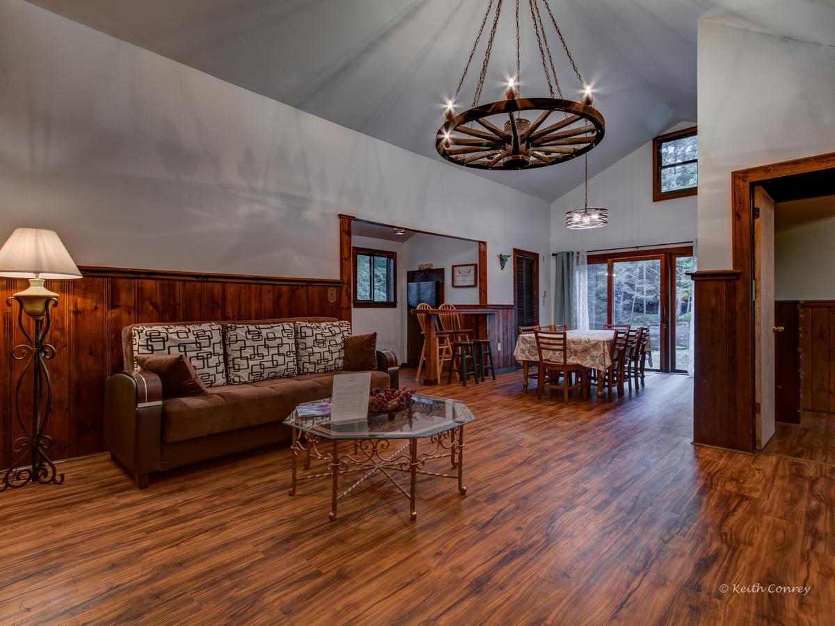 Magnolia Streamside Resort Canadensis Exterior foto